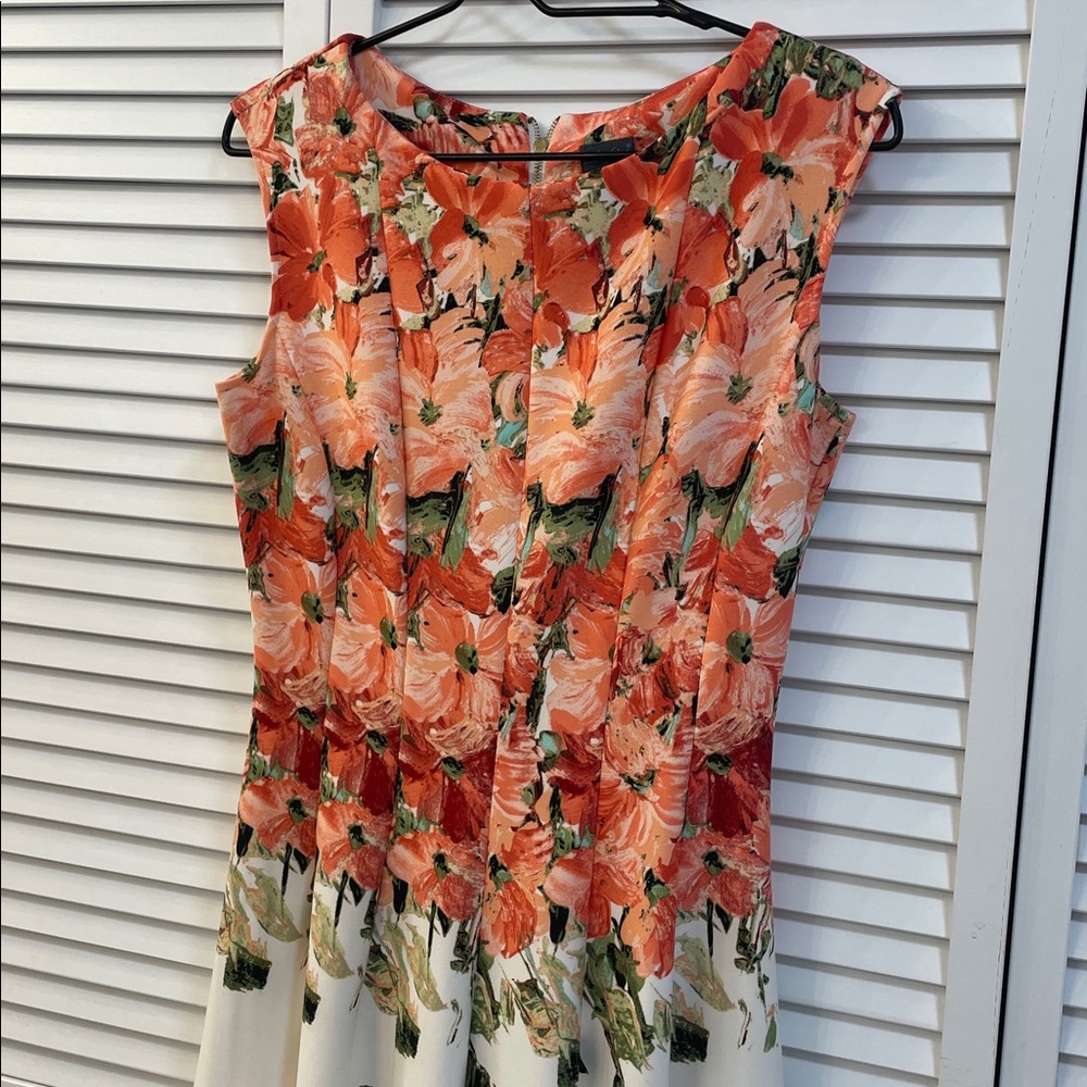 Like new Gabby Sky Sleeveless A Line Salmon Colored Floral Dress Like New Size 6 - Picture 3 of 5